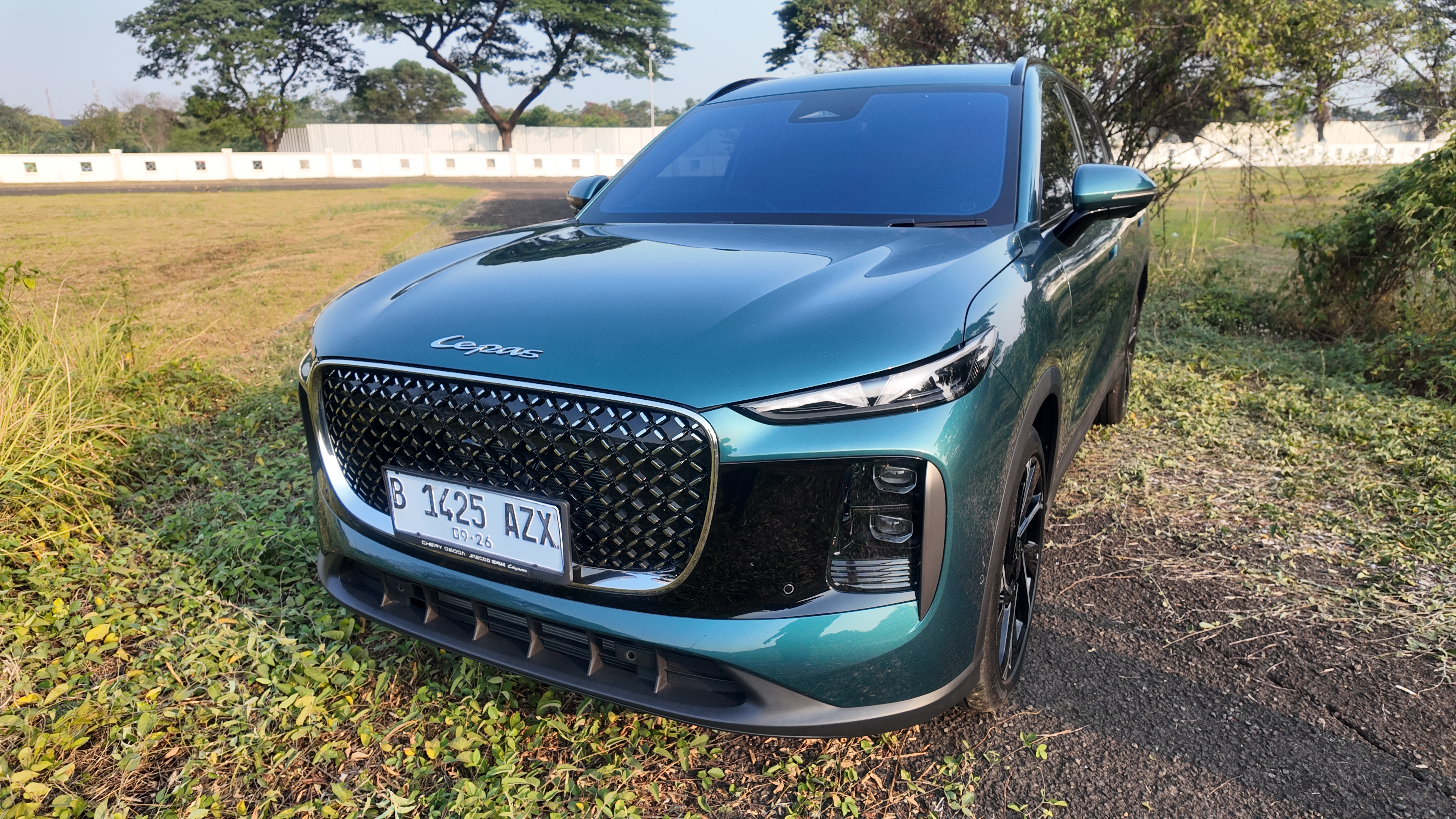 Lepas L8 PHEV: SUV Hybrid Jangkauan Panjang untuk Pengguna Sehari-hari