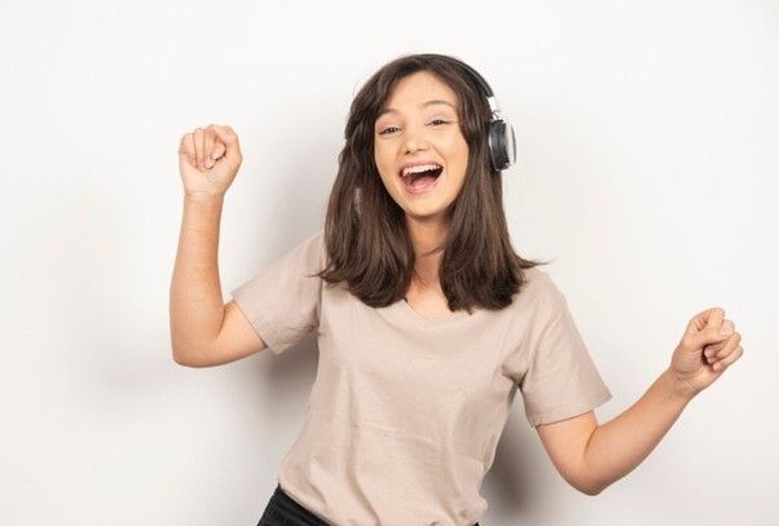 Gerakan 5 Menit di Jam Kerja: Recharge Energi dan Mood Tanpa Ribet