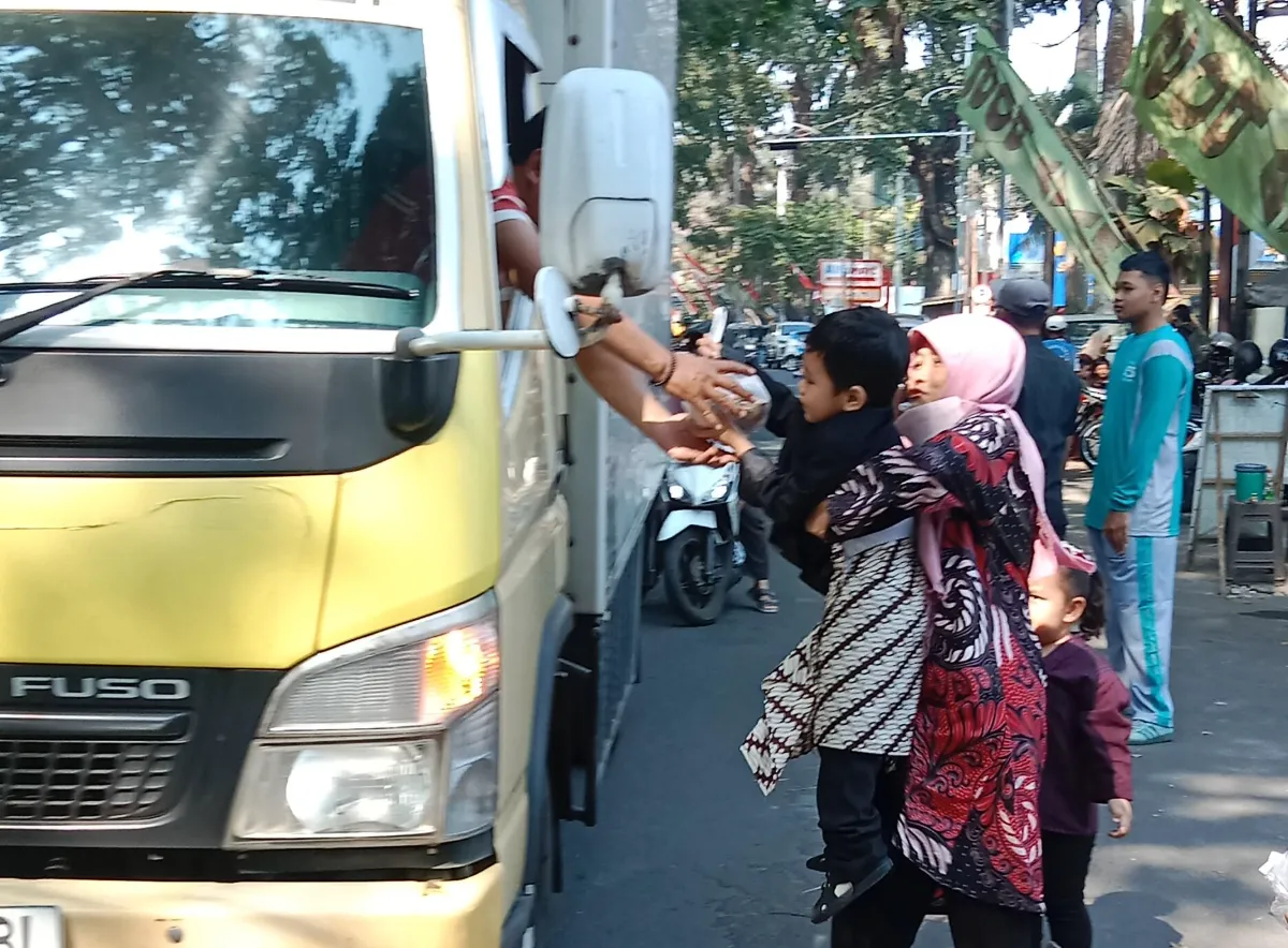 Mengajarkan Kepedulian Sosial Melalui Kegiatan Berbagi di Sekolah