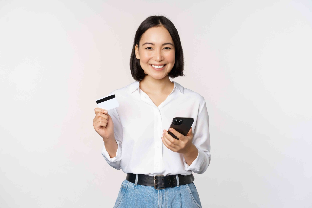Generasi Mana Paling Siap Hidup Tanpa Uang Tunai?