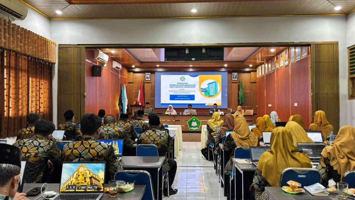 Workshop STEM untuk Guru: Kampus Mengguncang Cara Mengajar Sains