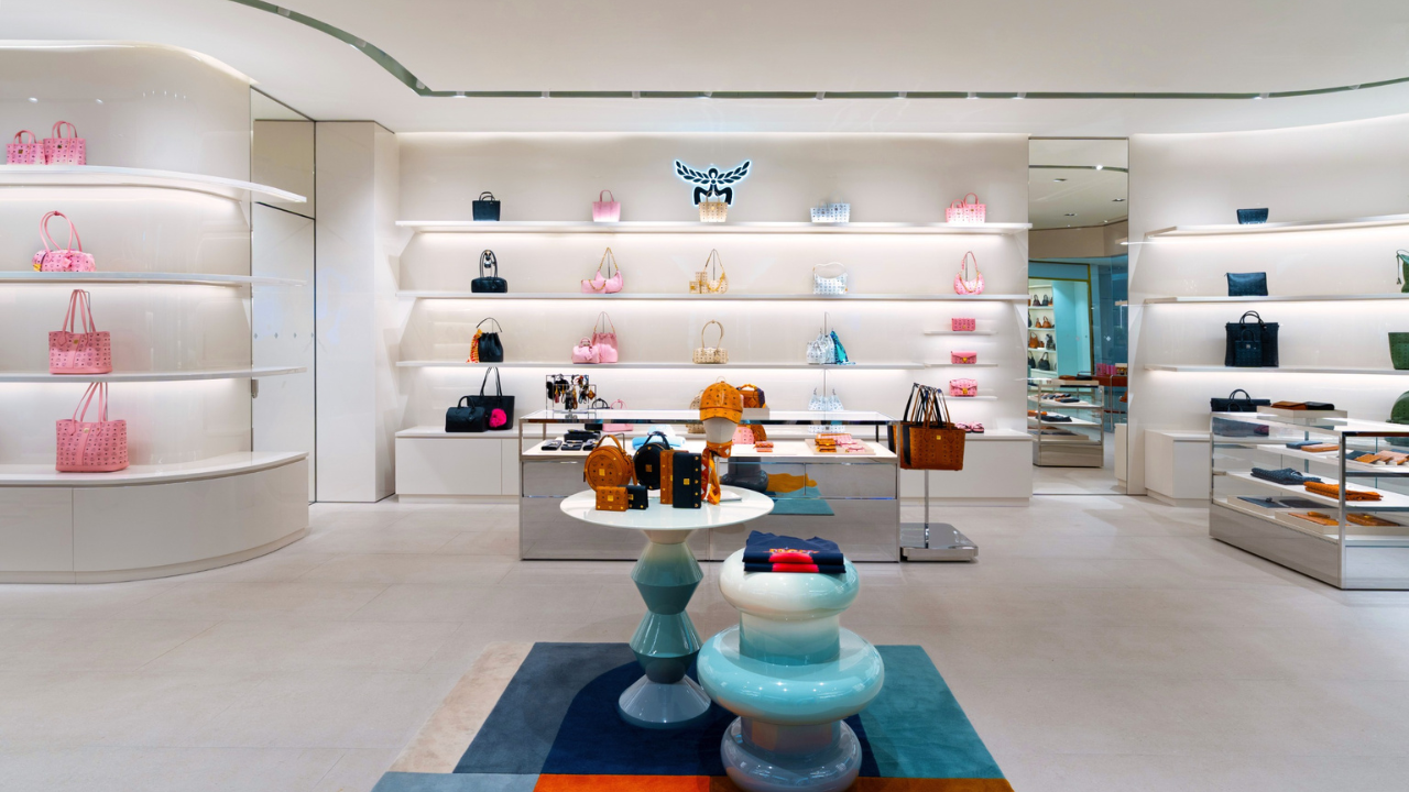 Butik MCM Plaza Indonesia dan Evolusi Ikon Visetos
