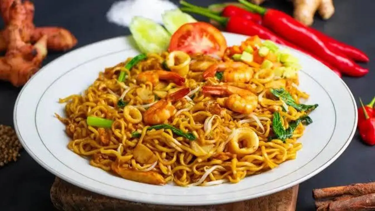 Serabi, Risoles, dan Mie Tumis: Jajanan Tradisional di Tengah Dessert Kekinian