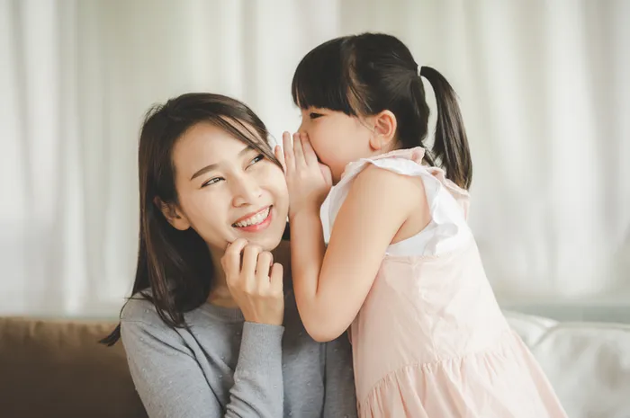 Rasa Bersalah Kerja Jauh dari Anak: Kunci Micro-Moments dan Waktu Berkualitas