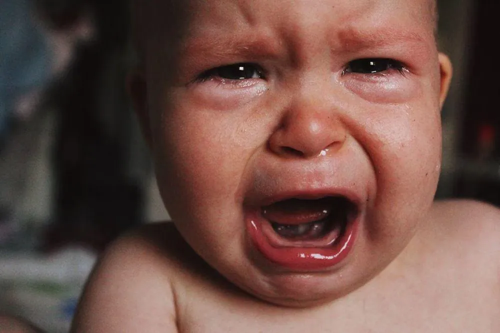 Bayi Sering Nungging dan Jarang Menangis: Mitos yang Perlu Diluruskan