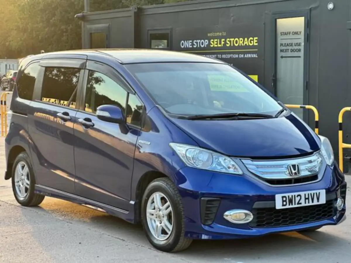 Honda Freed vs Mobilio Bekas: MPV Mana yang Lebih Worth It?