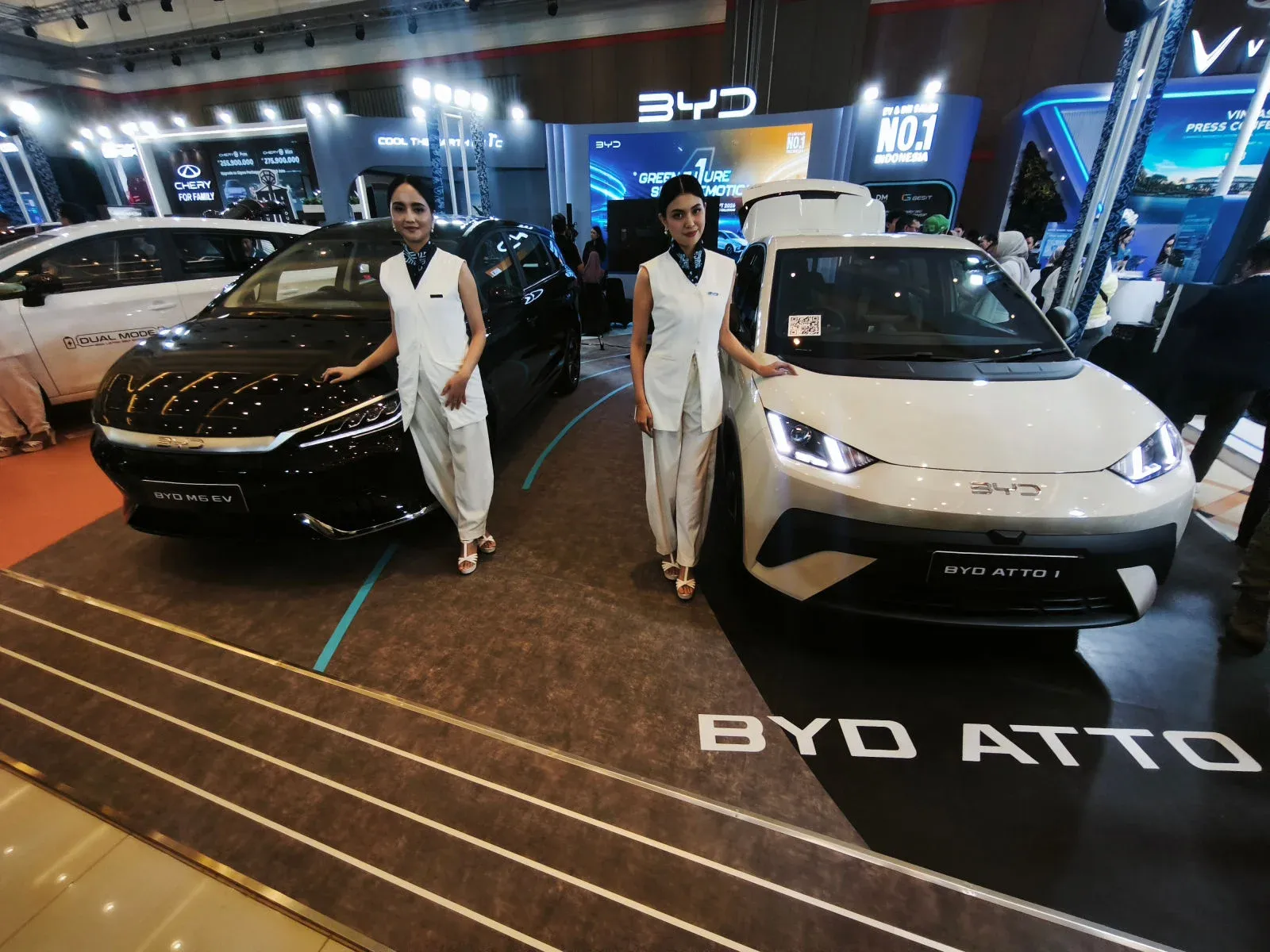 BYD Perkuat Dominasi Mobil Listrik di GIIAS Bandung