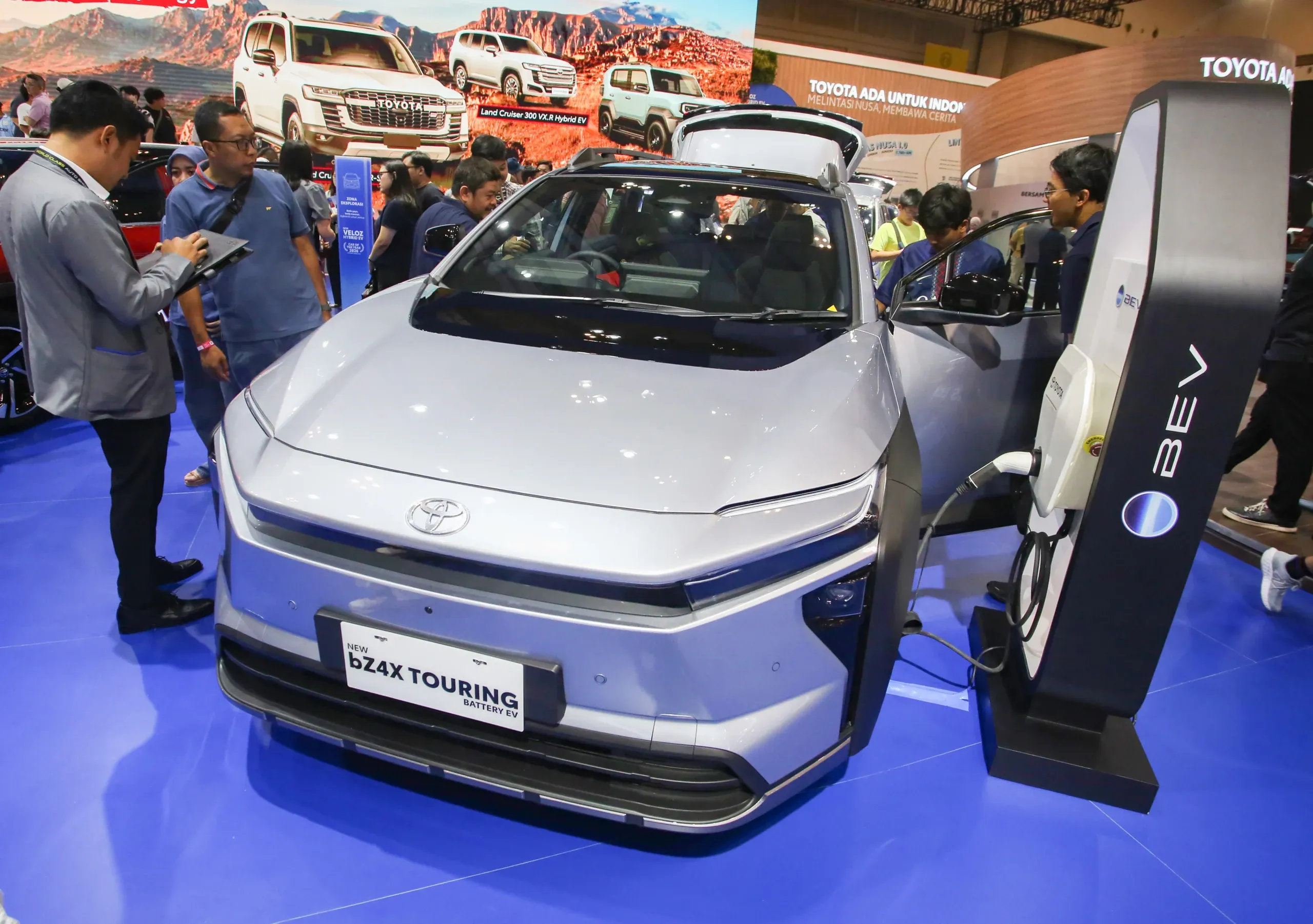 Toyota Pertahankan Tahta, BYD Mengguncang Tiga Besar Pasar Mobil