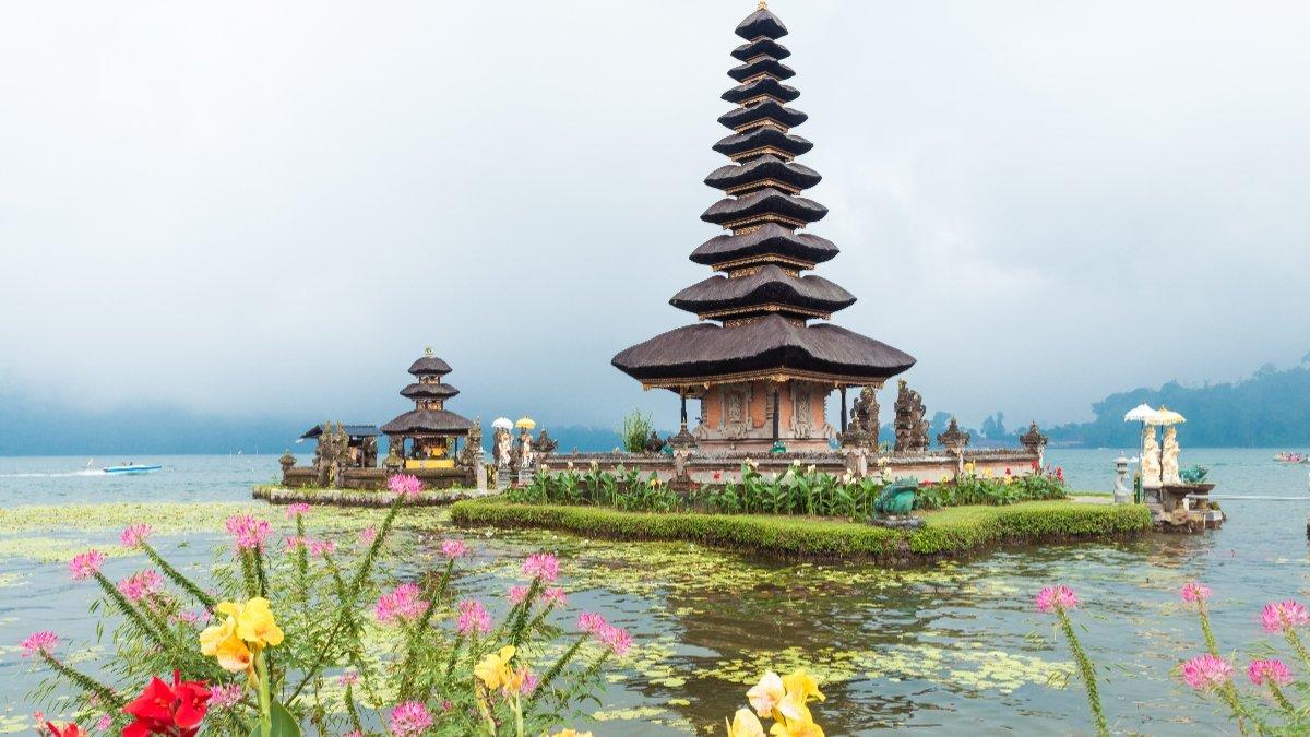 Pertunjukan Seni Spektakuler di Bali dan Prambanan