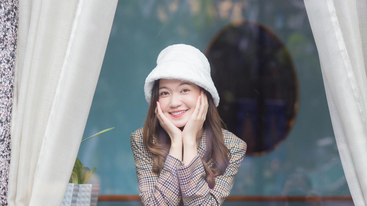 Lip Oil untuk Makeup Sehari-hari: Fresh tanpa Terlihat Berlebihan