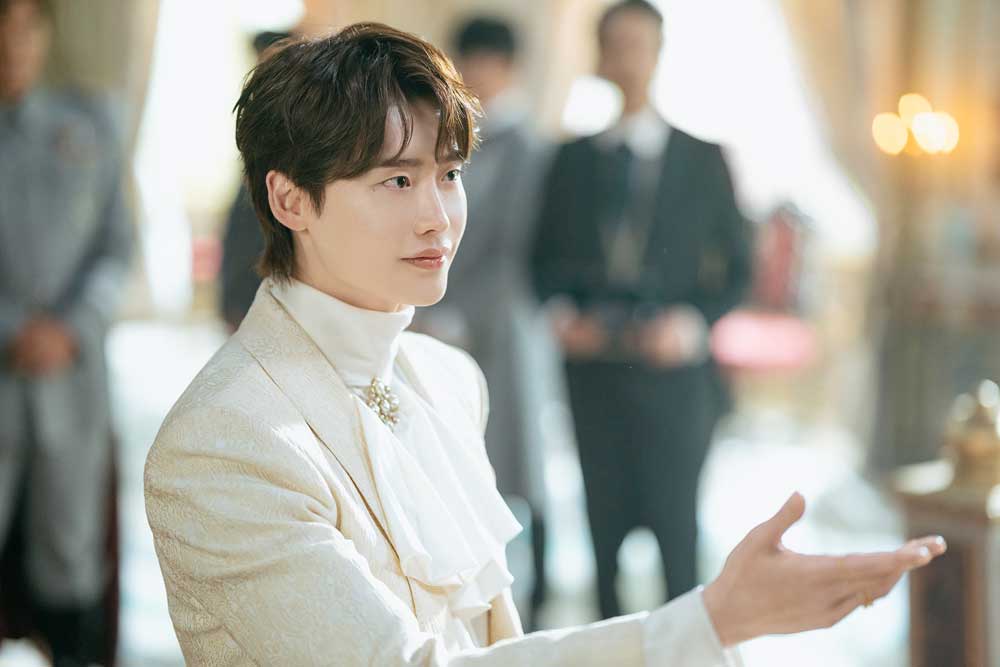 Shin Min Ah dan Lee Jong Suk Bawa Intrik Istana ke The Remarried Empress