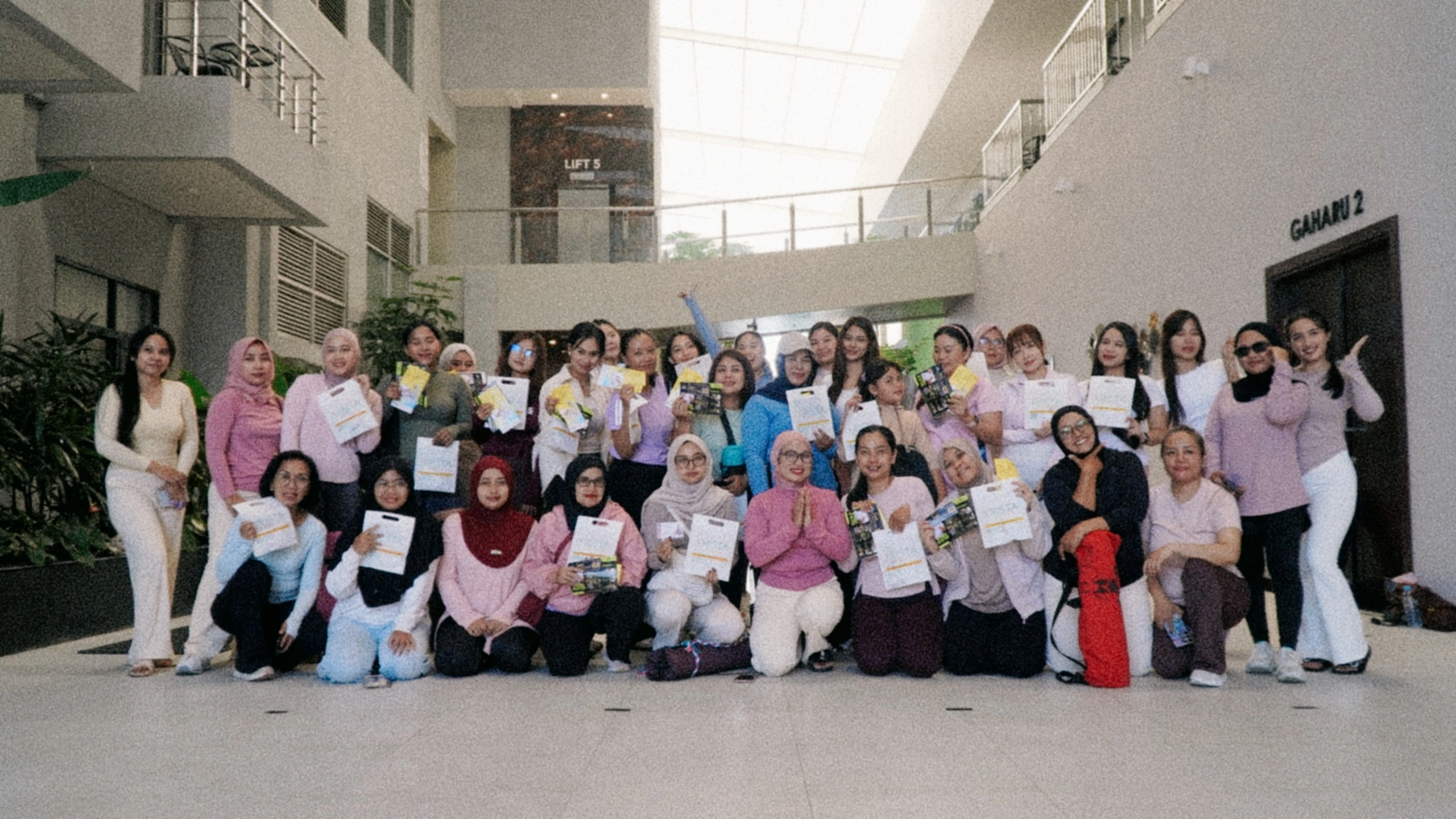 Yoga dan Sound Healing di Hotel Tepi Pantai: Naiknya Tren Wellness Experience Mewah