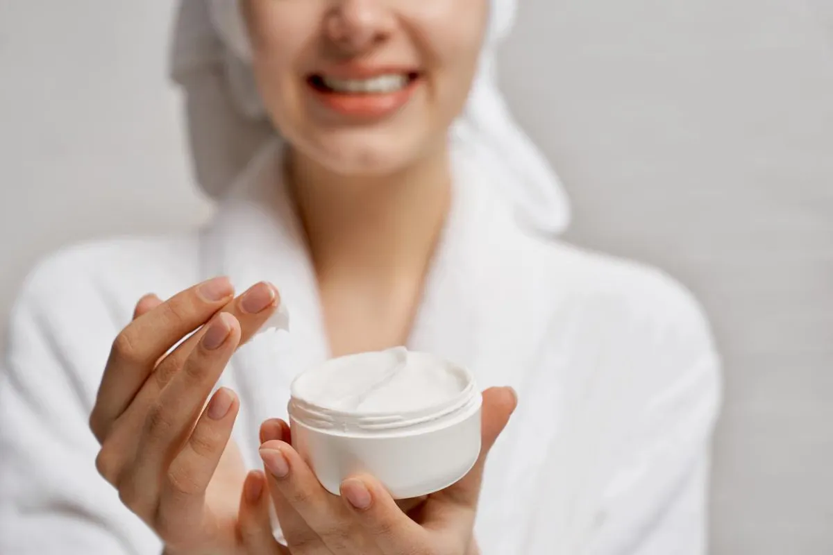 Panduan Memilih Moisturizer Kulit Kering dan Sensitif yang Aman