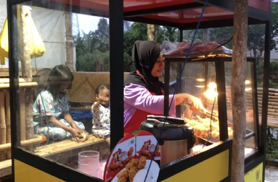 Dari Mustahik Menjadi Pengusaha Kuliner: Model Serba Terjangkau yang Mengubah Ekonomi Keluarga