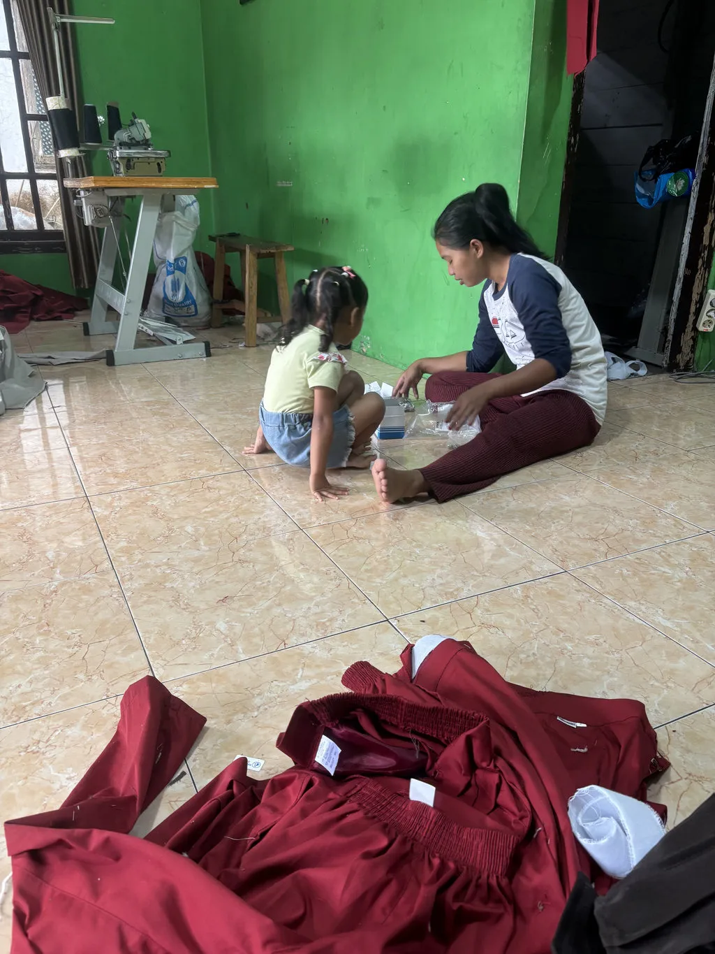 Dari Rumah ke Pasar: Penjahit Perempuan Desa Membangun Ekonomi Berdikari