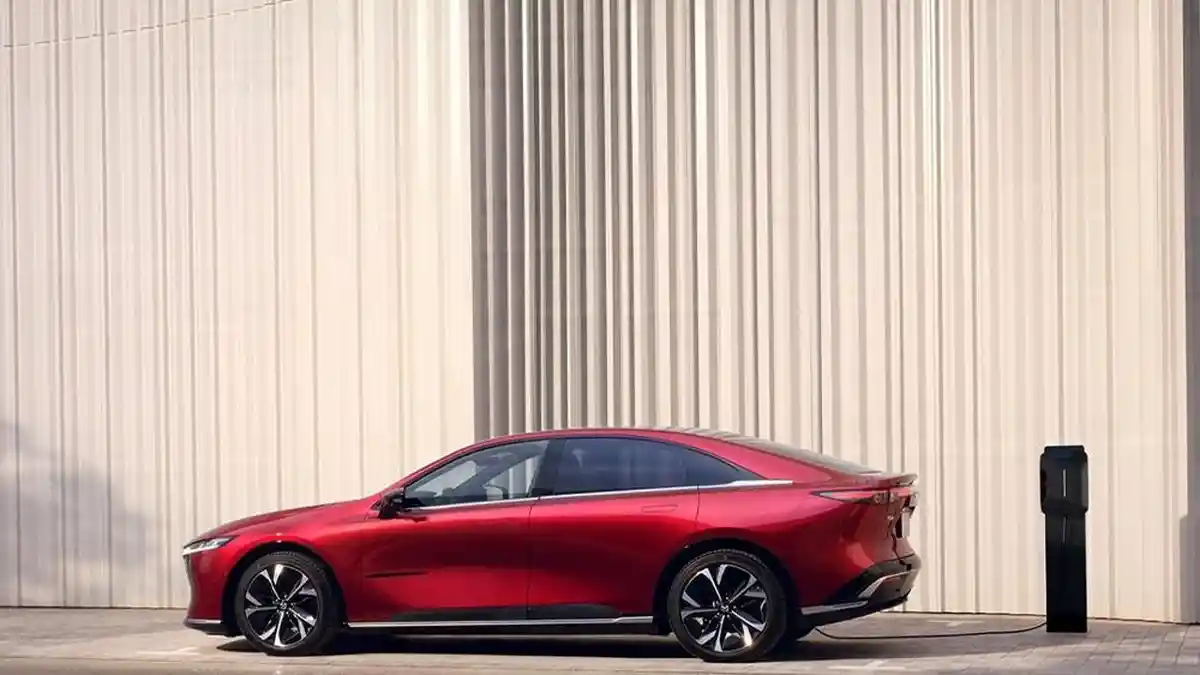 Mazda Masuk Era Listrik Lewat 6e Fastback Tanpa Melepas SUV Andalan
