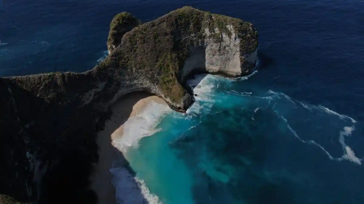Destinasi Tebing Pantai Populer Butuh Standar Keselamatan Baru