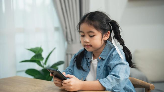 Stres Orang Tua Memperparah Krisis Tidur Remaja di Era Gadget