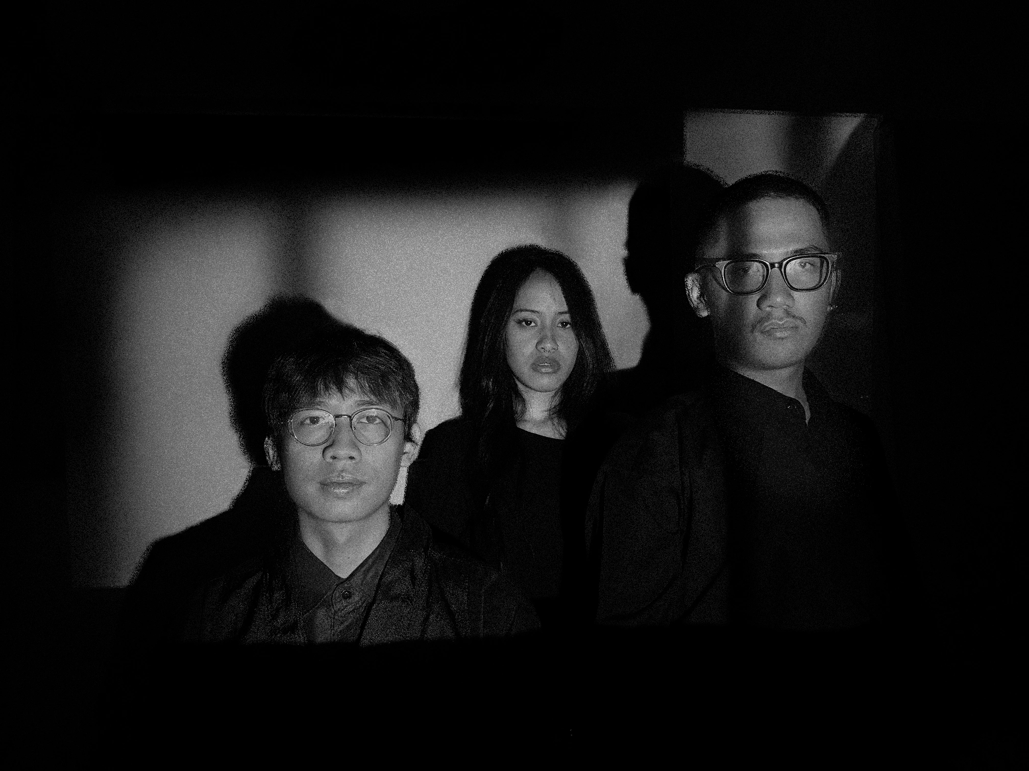Album Debut Penuh Cerita Pribadi dari Tiga Penyanyi
