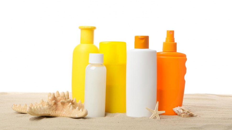 Sunscreen Serum vs Sunscreen Cair: Jawaban untuk Kulit Berminyak