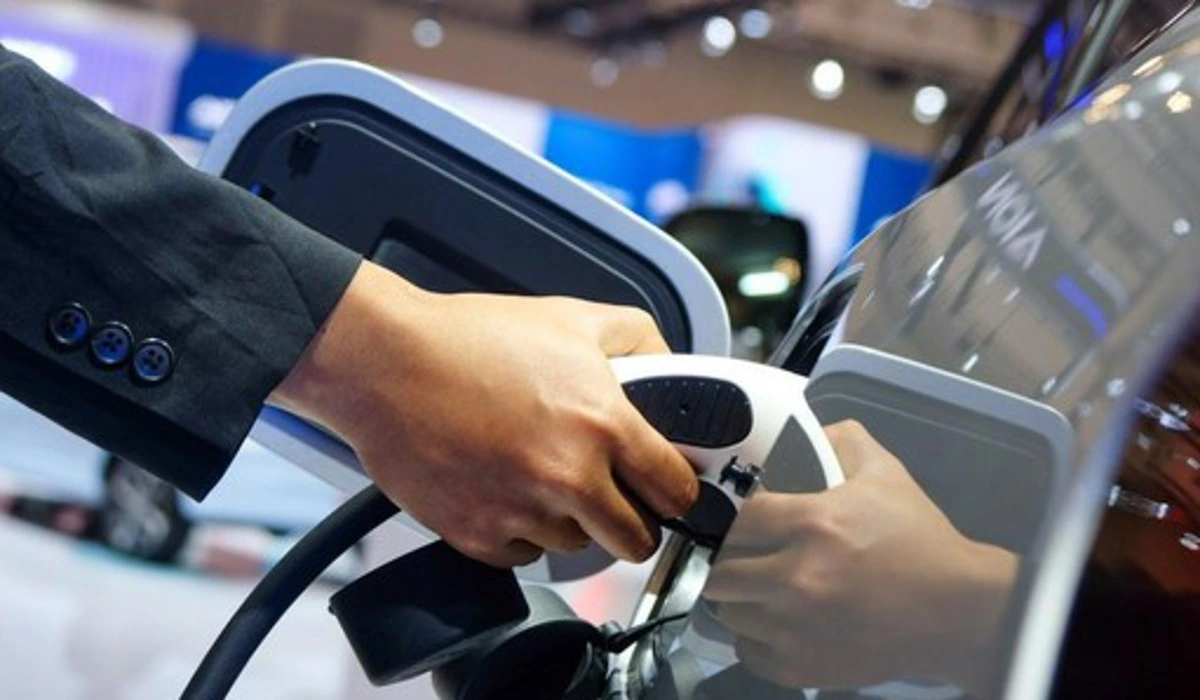 Mengapa Asuransi Mobil Listrik Lebih Mahal dan Cara Menghemat