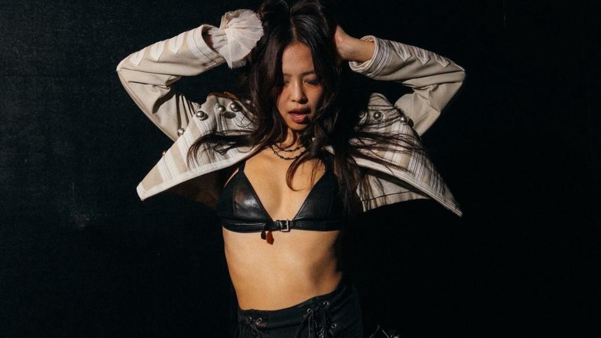 Y2K dan Y3K: Nostalgia dan Futurisme yang Menguasai Fashion Gen Z