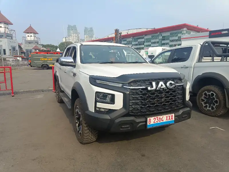 JAC T9 EV: Mobil Listrik 4x4 yang Siap Turun ke Tambang