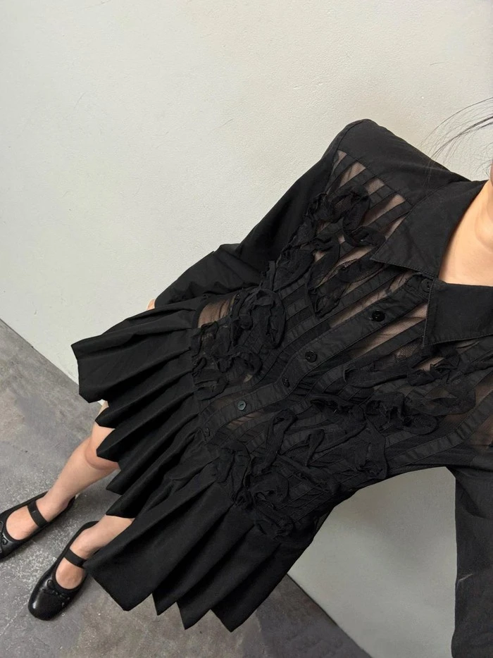 Cara Tetap Stylish Pakai Hitam di Musim Panas