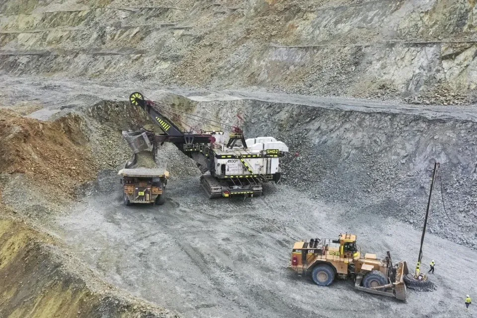 IPO Hong Kong Jadi Jalan Baru Pendanaan Raksasa Mineral