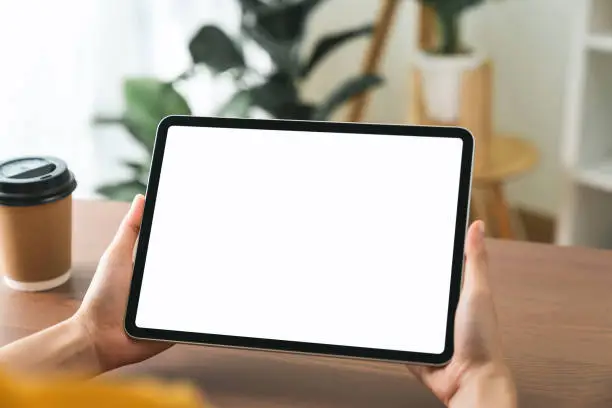 Bisakah Tablet dengan Keyboard Gantikan Laptop untuk Kerja Mobile?