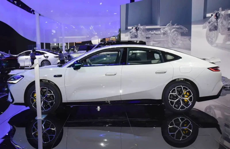 Geely Galaxy TT: Sedan Listrik 800V Performa Tinggi Harga Bersahabat