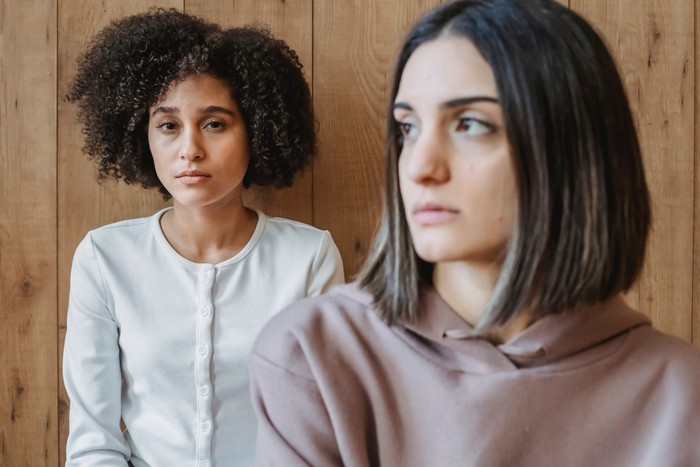 Trauma Dumping vs Curhat Sehat: Menjaga Mental dan Relasi
