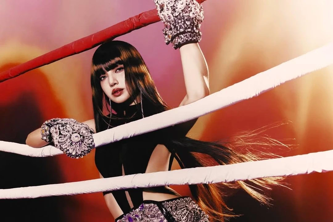 Lisa Memulai Era Baru dengan ‘SaWaDiKa’ dan Rap Penuh Identitas