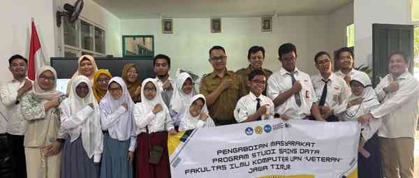 Program KKN Universitas Menggerakkan Literasi Digital Siswa Sekolah