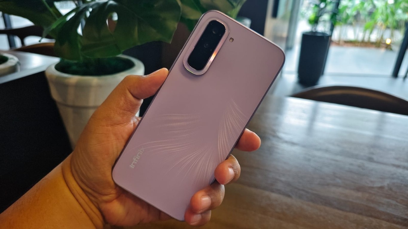 Infinix HOT 70 vs SMART 20: Mana Paling Awet Dipakai?