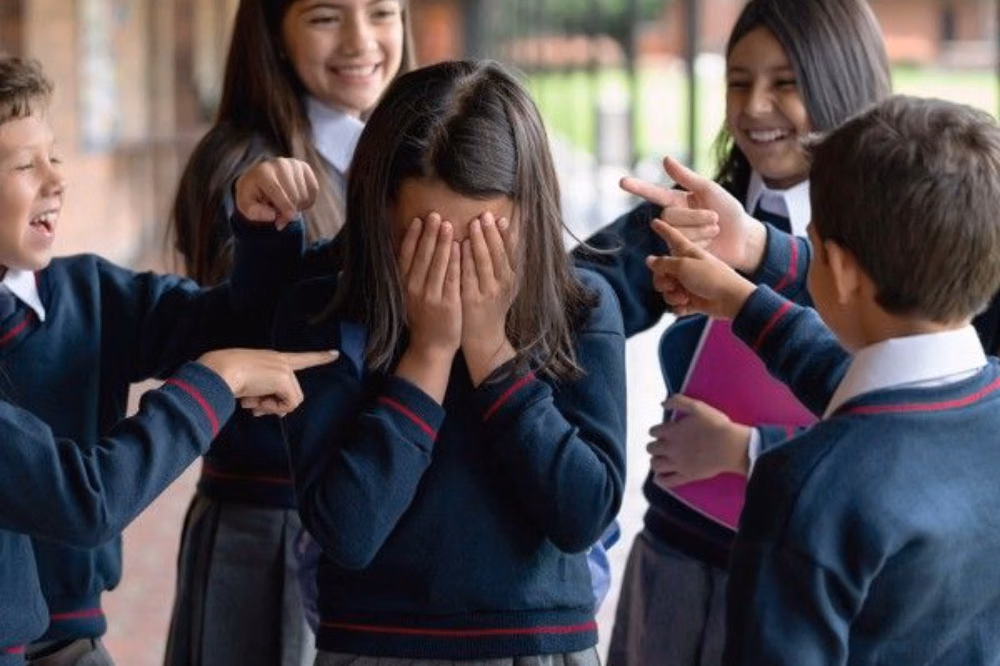 7 Kebiasaan Orang Tua yang Terlihat Baik tapi Menghambat Anak