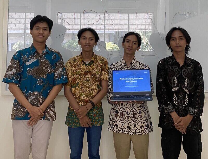Dari Gap Year ke Data Science: Menata Ulang Jalur Karier Analitik