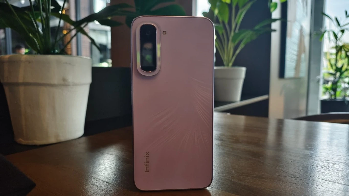 Infinix Hot 70 Pro: Kamera 50MP, Baterai 6000 mAh, Worth It?