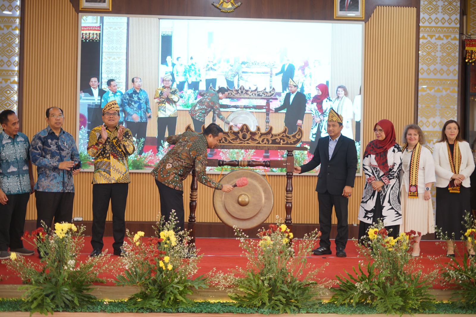 200 Pelajar Bersaing dalam LCT MIPA: Sains Cepat, Tepat, dan Penuh Makna