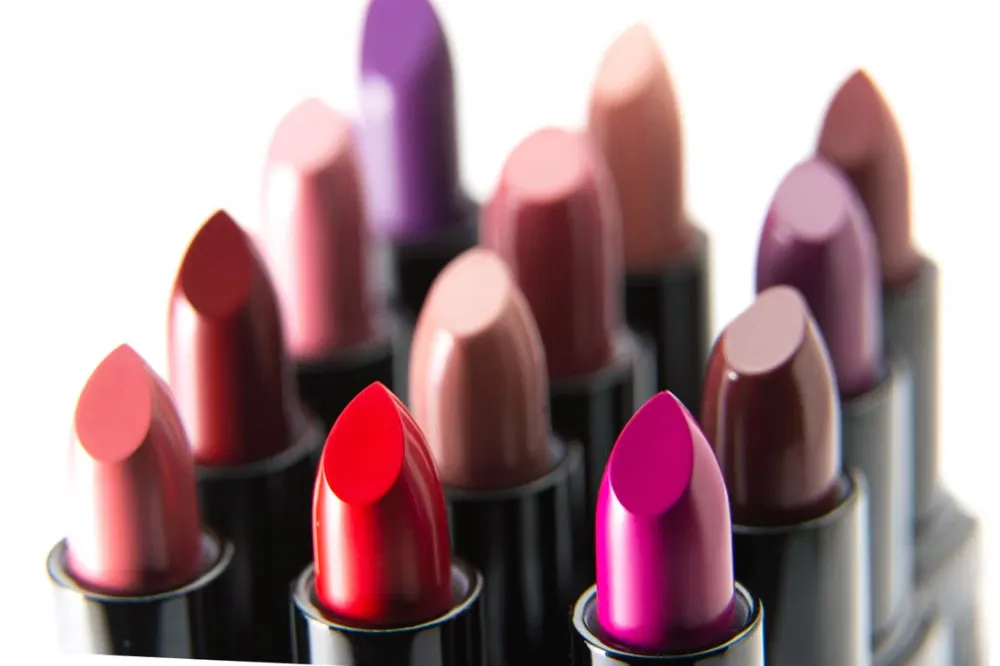 Maybelline SuperStay Matte Voyager Red: Tahan 16 Jam?