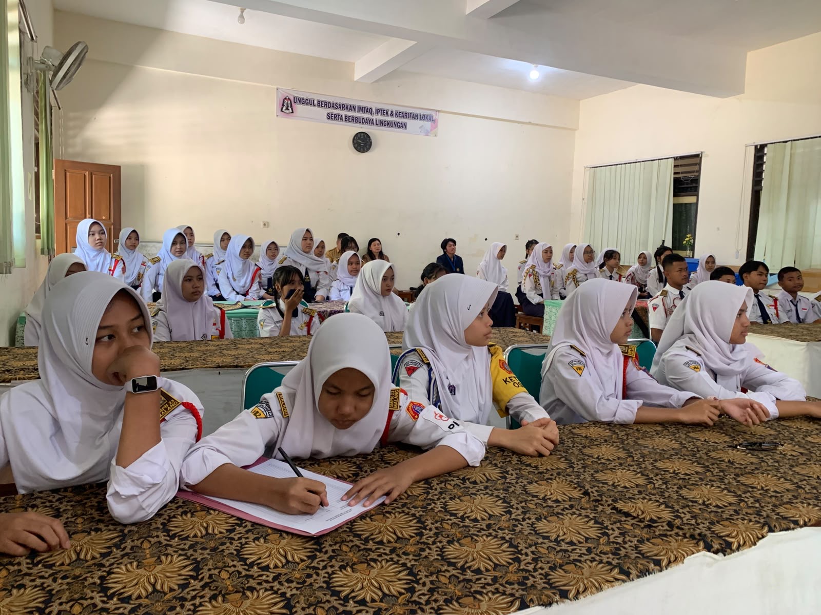 Museum Keliling ke Sekolah: Saat Artefak Asli Menghidupkan Pelajaran Sejarah