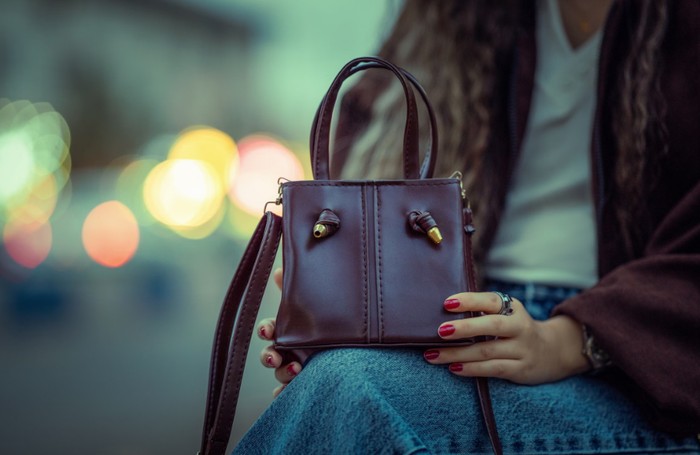 Full Grain vs Top Grain Leather: Panduan Memilih Tas Kulit Berkualitas Tinggi
