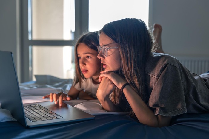 Panduan Melindungi Anak dari Bahaya Internet dengan Pengawasan dan Edukasi Digital