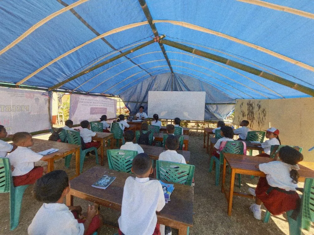 Dari Tenda ke Ruang Kelas: Pemulihan Pendidikan NTT Pasca Gempa