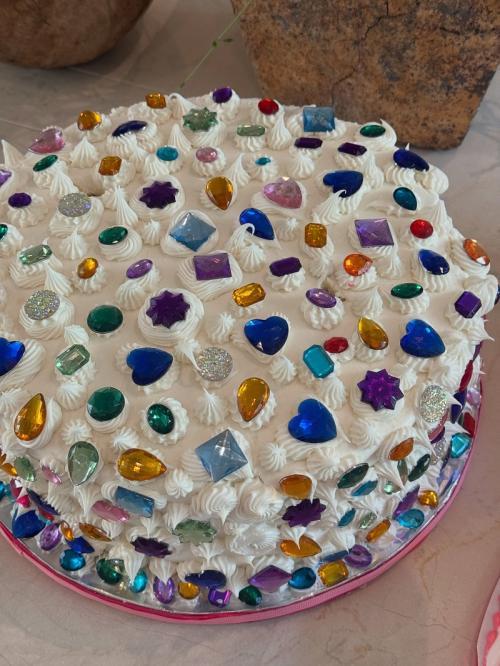 Tren Bedazzling Kristal: Kilau Maksimal untuk Gaya Sehari-hari