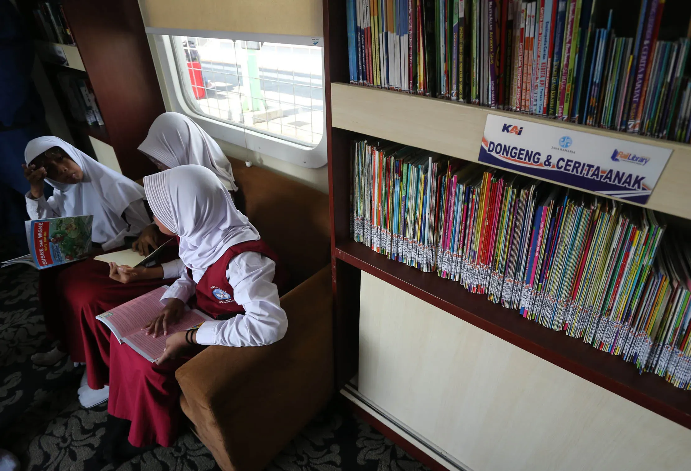 Ledakan Adopsi AI di Tengah Krisis Literasi Kritis