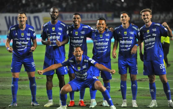 Patch Emas dan Jersey Edankeun: Evolusi Identitas Persib