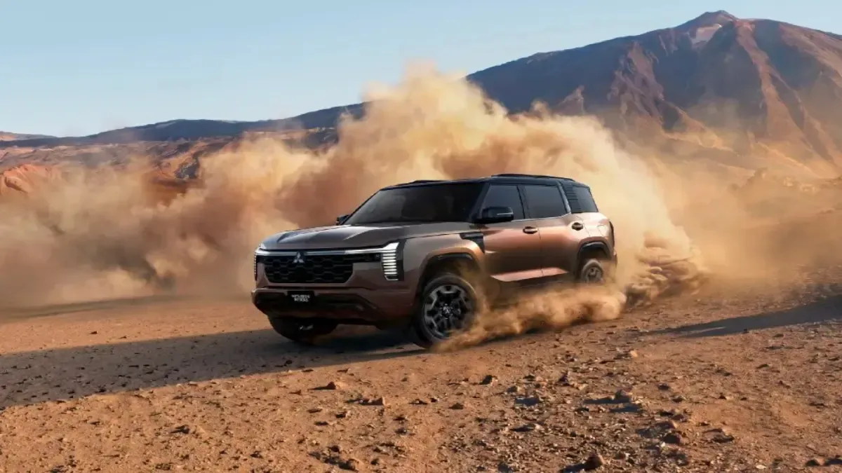 Pajero Generasi Kelima: Diesel 2.4L, S-AWC, dan Sinyal Masuk Pasar Lokal