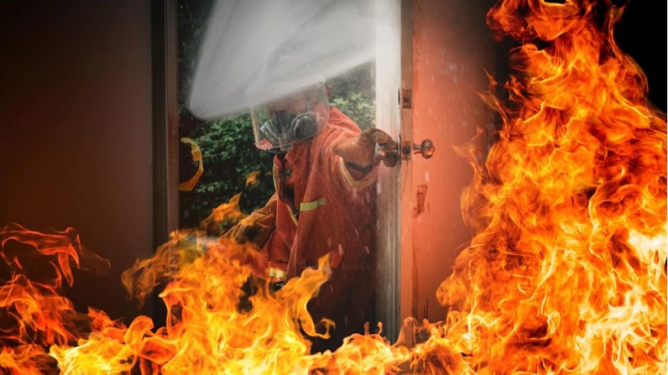 Kebakaran TPS dan Gudang di Koridor Bekasi–Tangerang