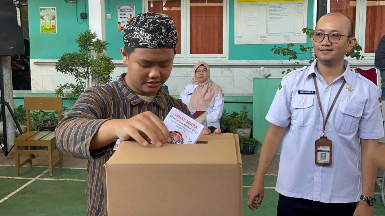 Pilketos Serentak di Sekolah: Laboratorium Mini Demokrasi bagi Siswa